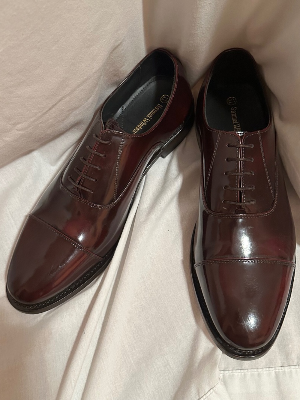 Samuel Windsor, 11 burgundy